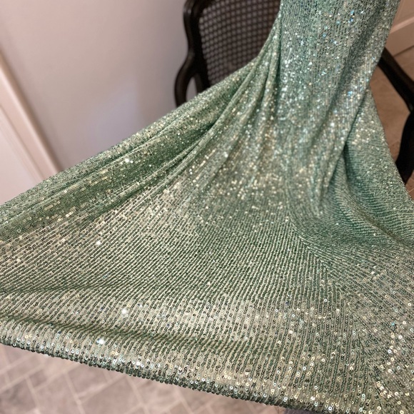 NWT La Femme Glitter Green Sequin Goddess Sexy To the Floor Low Back Gown - Picture 10 of 16